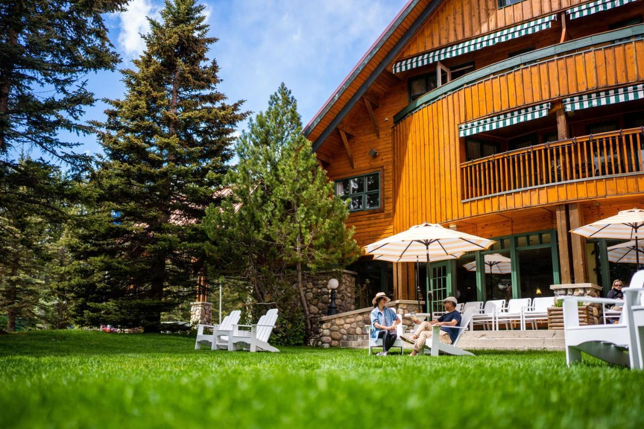 Post Hotel & Spa Lake Louise Exteriör bild