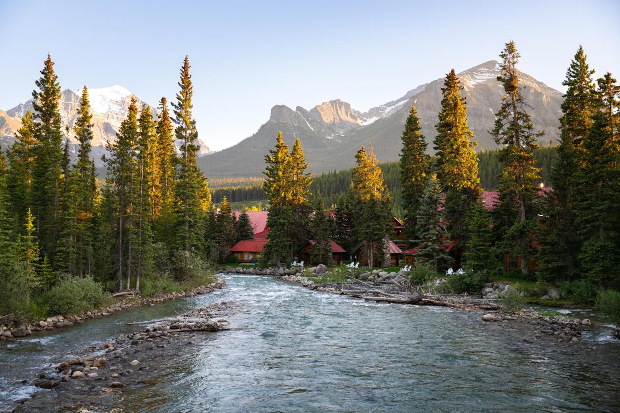 Post Hotel & Spa Lake Louise Exteriör bild