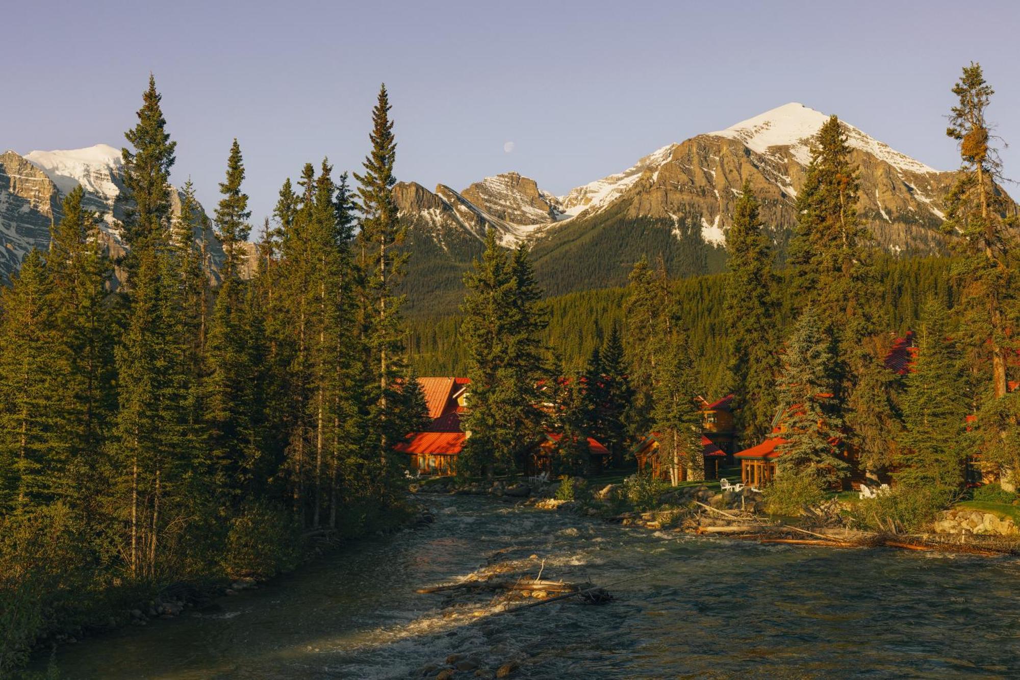 Post Hotel & Spa Lake Louise Exteriör bild